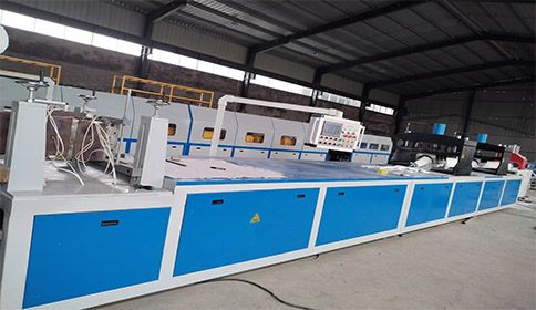 伺服液壓玻璃鋼拉擠設備生產(chǎn)線：創(chuàng)新工藝推動制造業(yè)升級